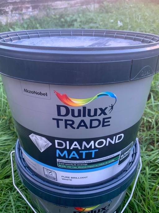  — Diamond Matt Dulux trade paint white