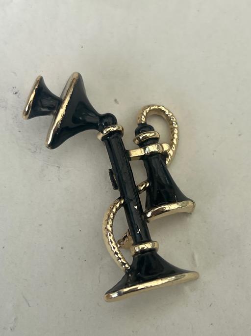  — Lovely brooch