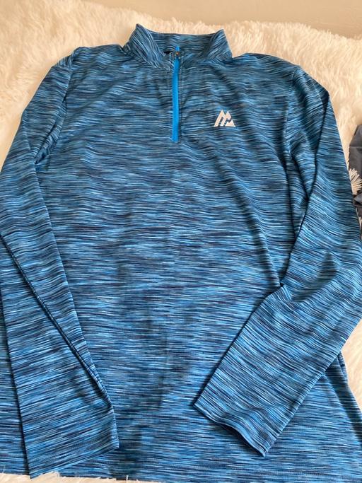  — Men’s Monterex top