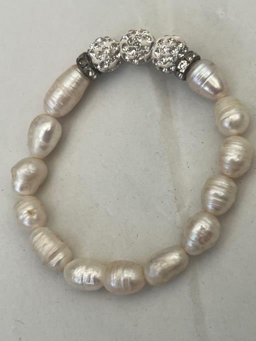  — Freshwater pearl bracelet