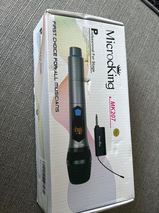  — Brand new wireless microphone