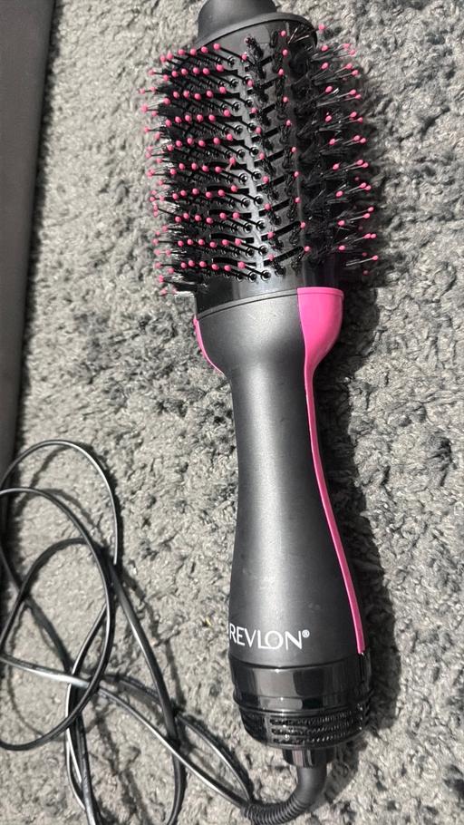 — Revlon One-Step Hair Dryer Volumiser HotBrush