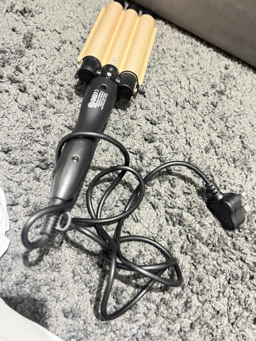  — Triple Barrel Hair Waver Mermaid Curler