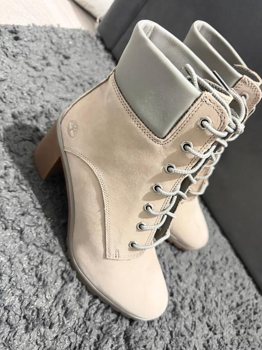  — Timberland Women’s Beige Heeled Boots UK 7