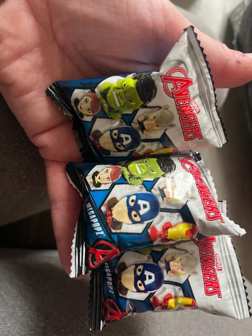  — 3 new avengers mega pops all 2£