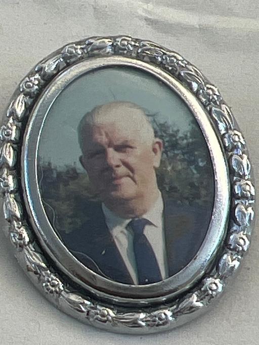  — Vintage brooch