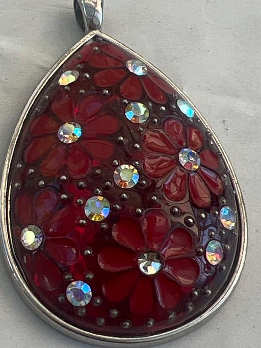  — Attractive pendant