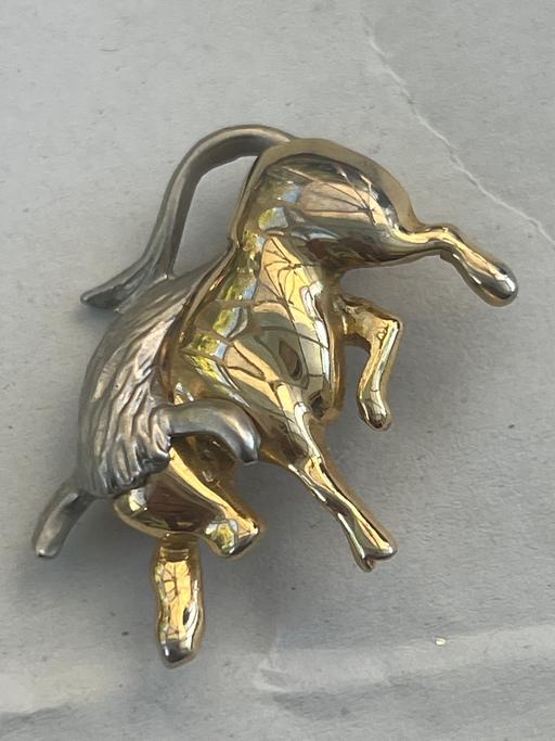  — Vintage brooch