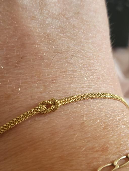  — 9ct gold bracelet
