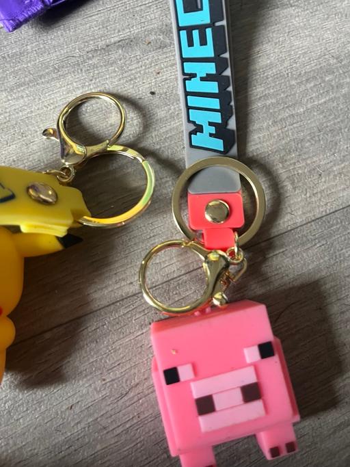  — Keychains 2£ each