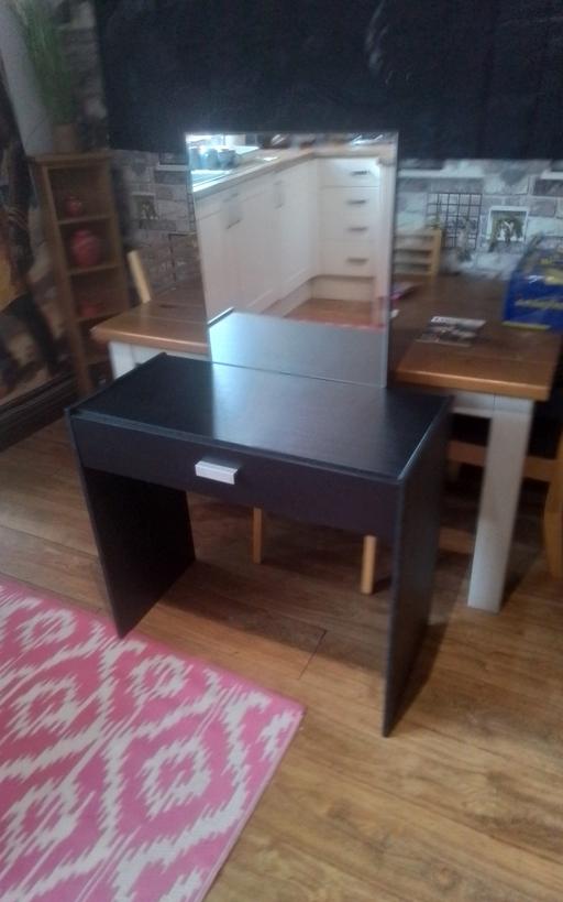  — STYLISH DRESSING TABLE