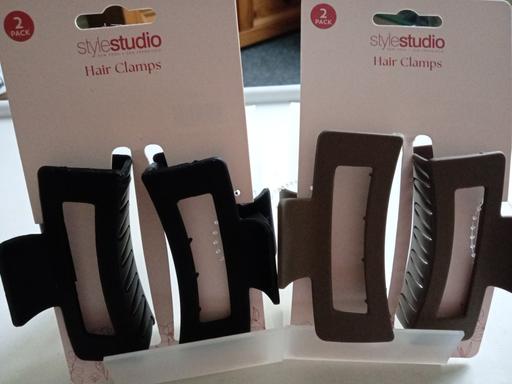  — 2 brand new ladies Hair clamps sets