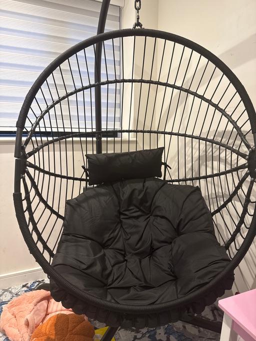  — Swing chair