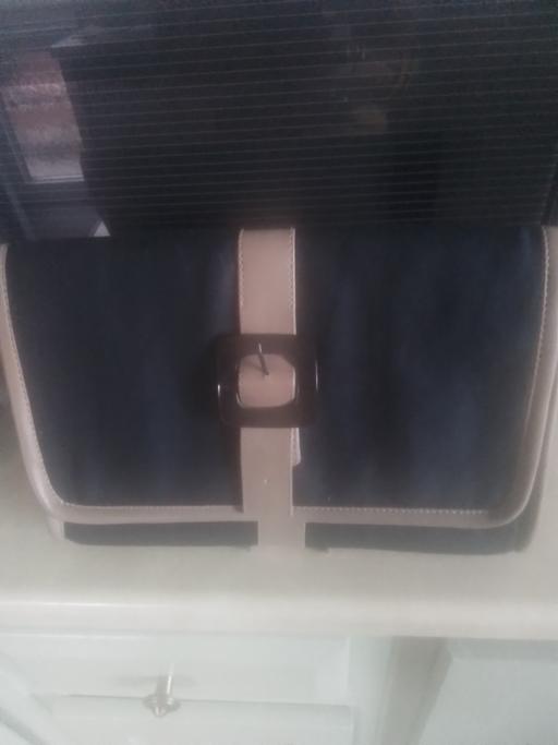  — LADIES CLUTCH BAG