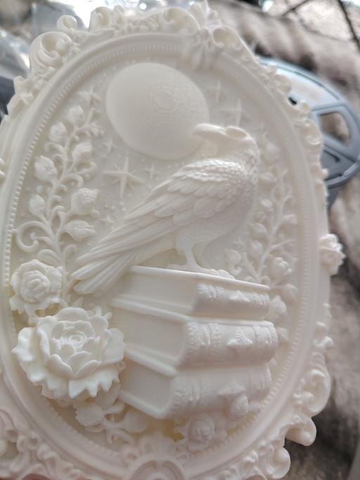  — Wise old raven Halloween plaque