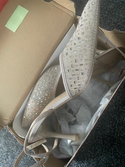  — Glittery shoes size 7