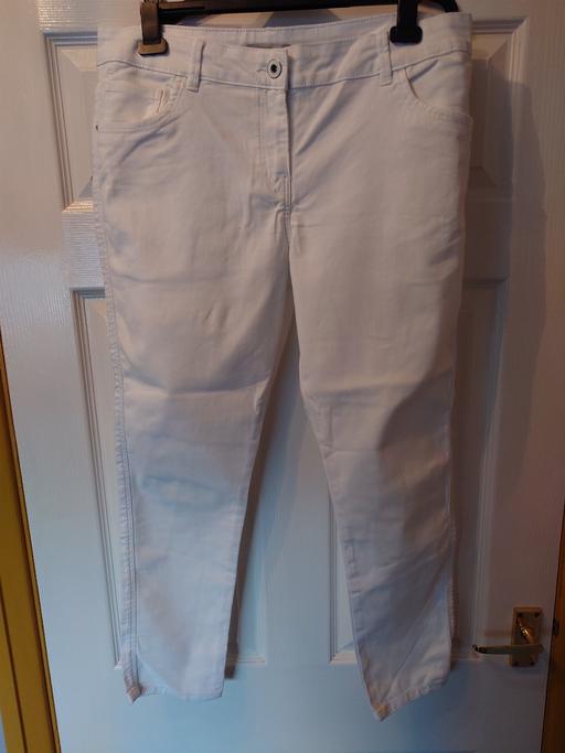  — Women's white jeans size 16