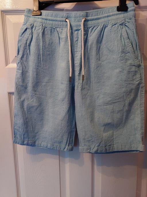  — Mens blue shorts size 32W