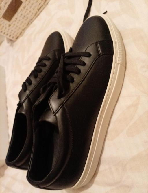  — Artisan shoes unisex