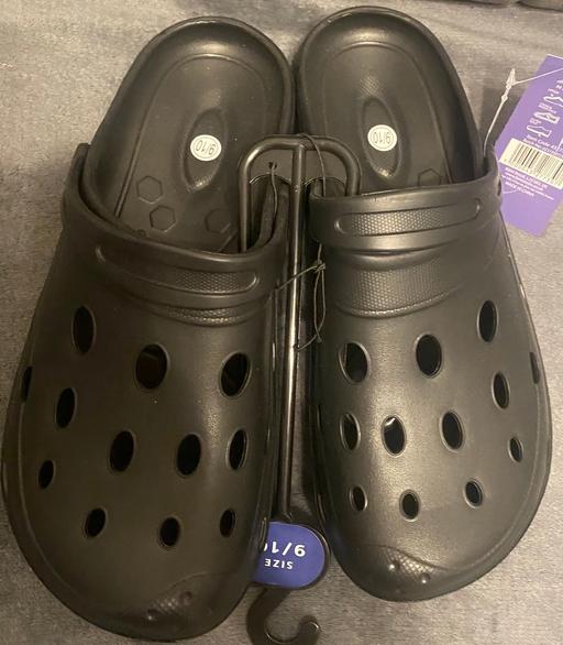  — Men’s clogs size 9-10