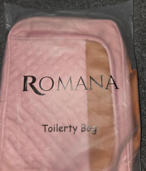  — hang up toiletries bag