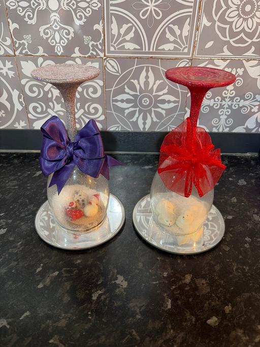  — Candle holders x2