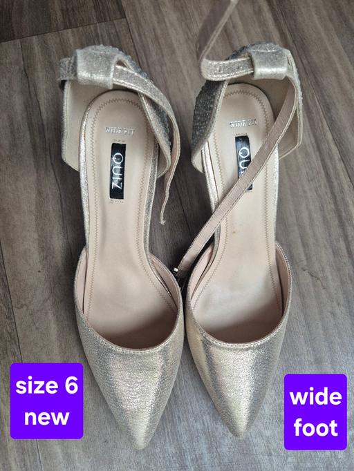  — size 6 wide fit shoes
