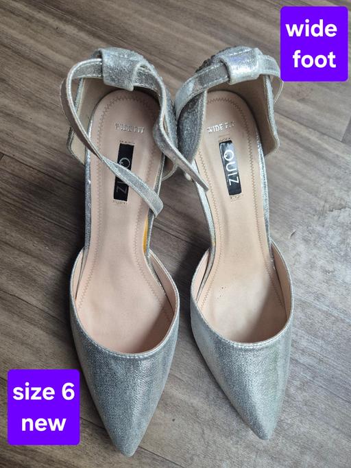  — size 6 Quiz high shoes