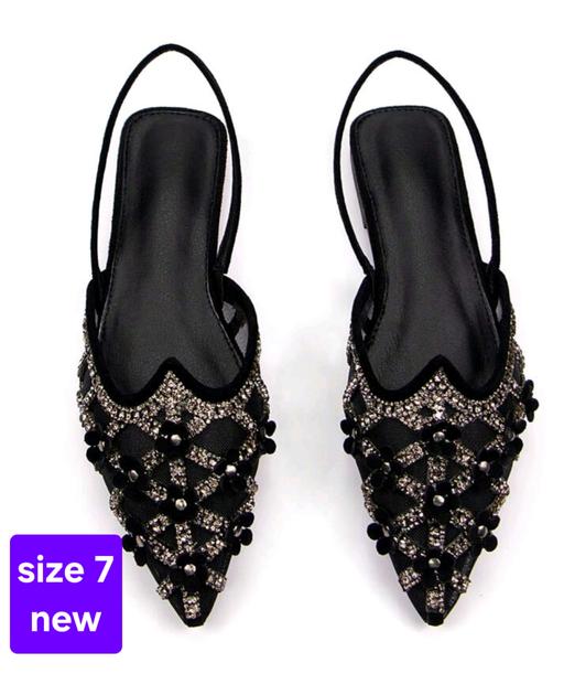  — size 7 flat shoes