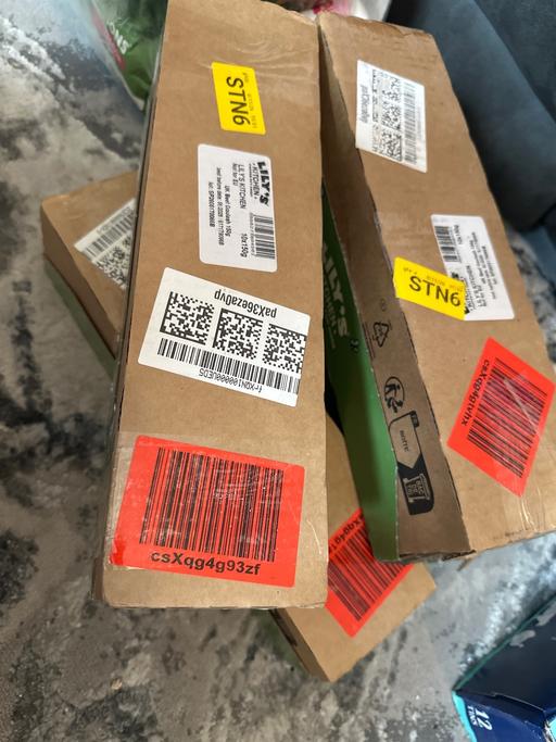  — X4 boxes of Lilly  kitchen