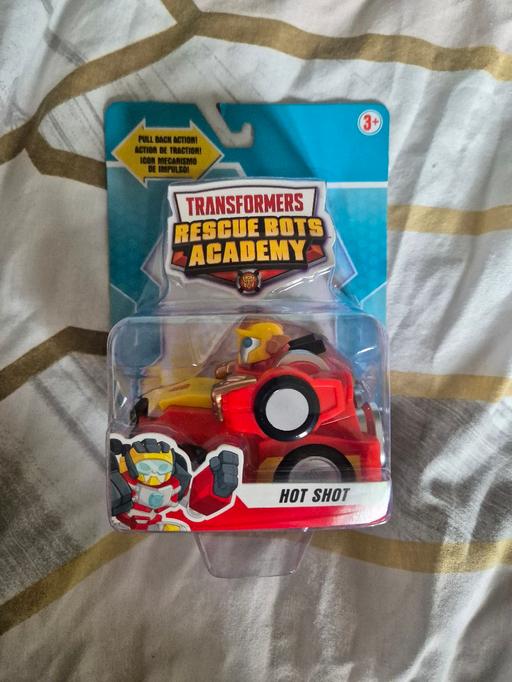  — new Transformers Hot Shot Pull Back Car