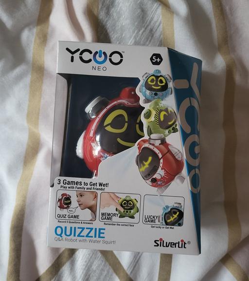  — new Quzzie Q&A Robot With Water Squirt