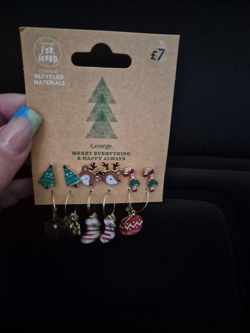  — new Xmas 6pk Earrings