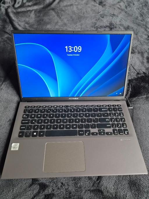 — Asus VivoBook 15
