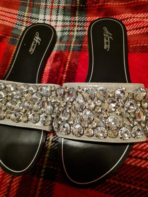  — ladies sandals