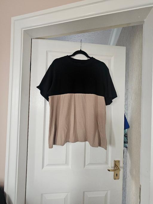 — Boohoo man winter material top, size large