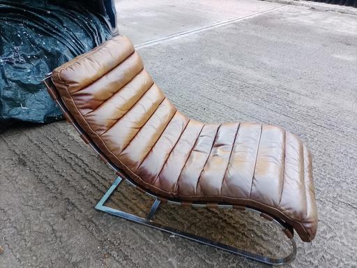  — vintage brown chaise