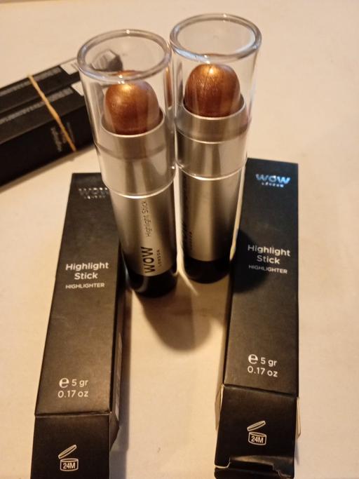  — 2 brand new ladies WOW LONDON SETS