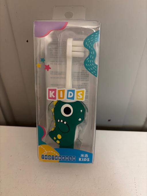  — Toddler toothbrush