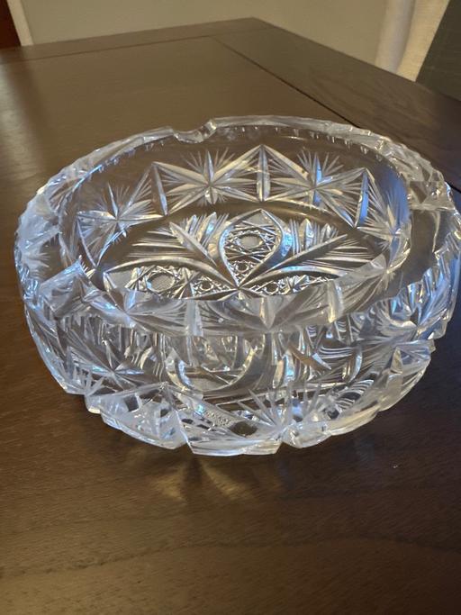  — Cut glass ashtray