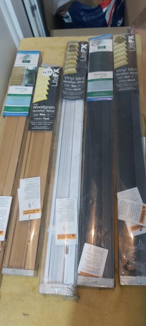  — venetian  blinds
