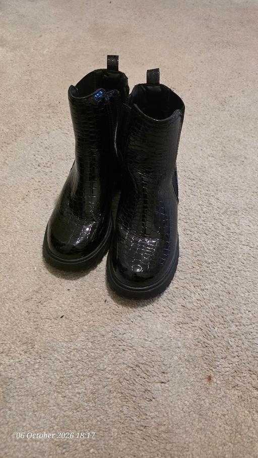  — girls black shoes