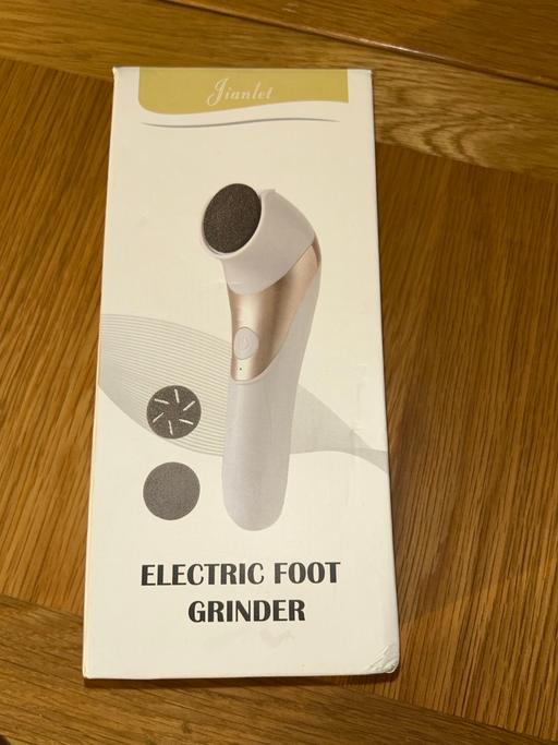  — Electric Foot Grinder With 6 Pc Replacement