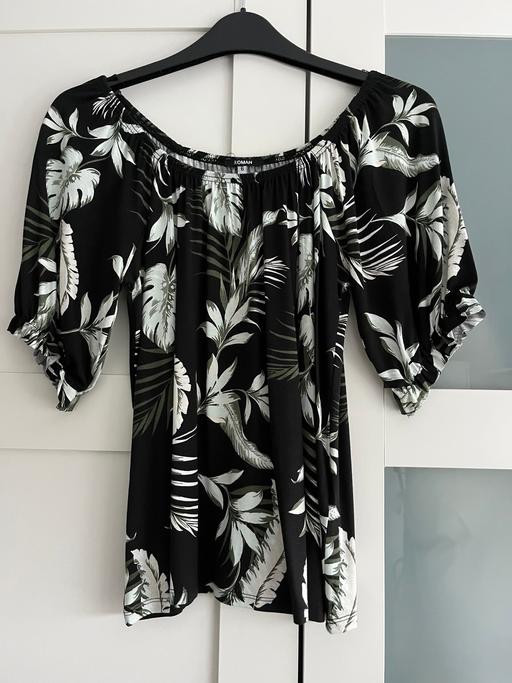  — Ladies top