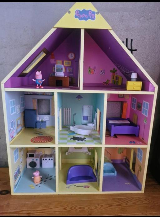  — Peppa Pig  Wooden Toy house