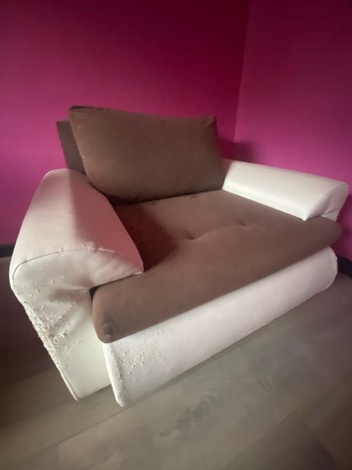  — Arm chair