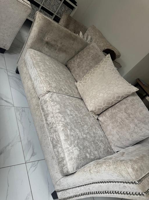  — 3 seater sofa and matching 2 cuddle chairs.