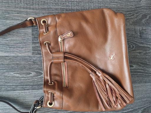  — Ashwood 100 pcent leather