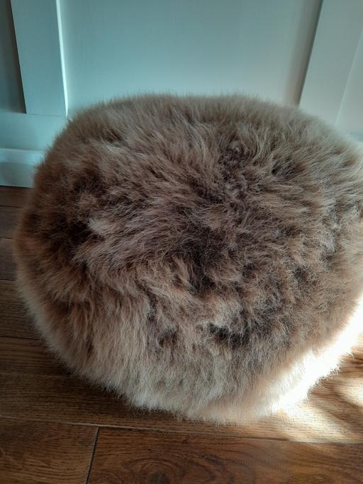  — Sheepskin Pouffe