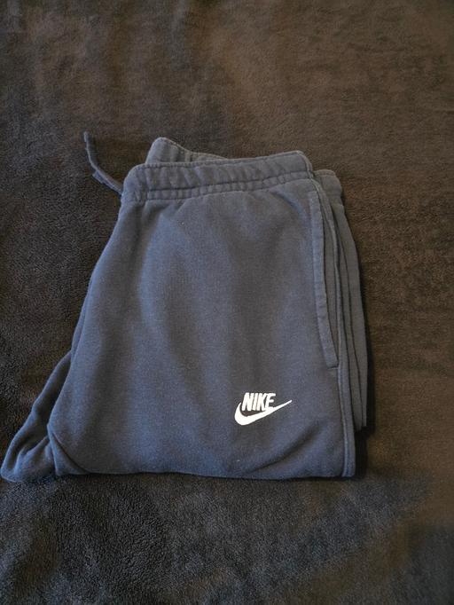  — Nike joggers